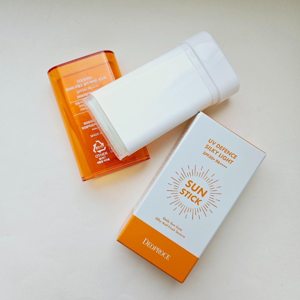 Deoproce UV Defence Silky Light Sun Stick SPF 50+ PA++++ Солнцезащитный стик от ультрафиолета