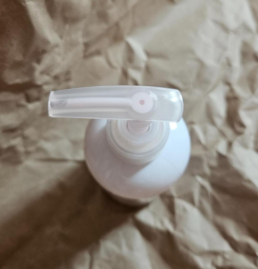 Dove body Дав лосьон для тела увлажняющий. с клубникой и лаймом