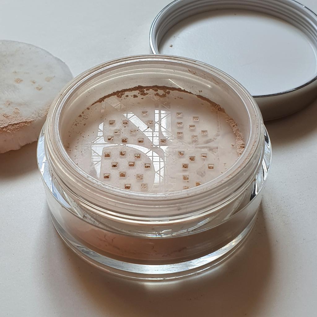 Doir Diorskin Nude Air Loose Powder  Невидимая рассыпчатая пудра для лица в оттенке 010 Ivory