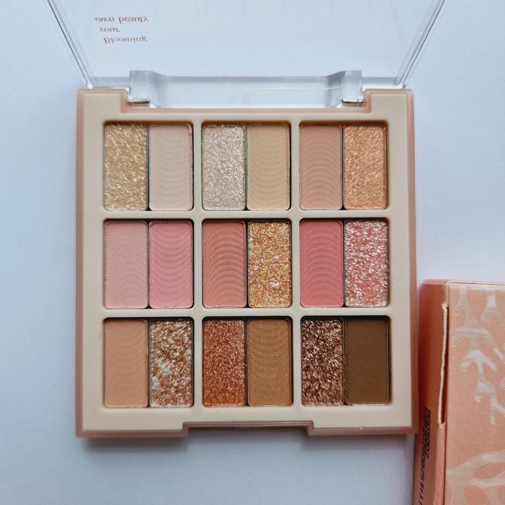 Dasique eyeshadow 18 palette 23 summer coral  Палетка 18 теней для век коралловых оттенках