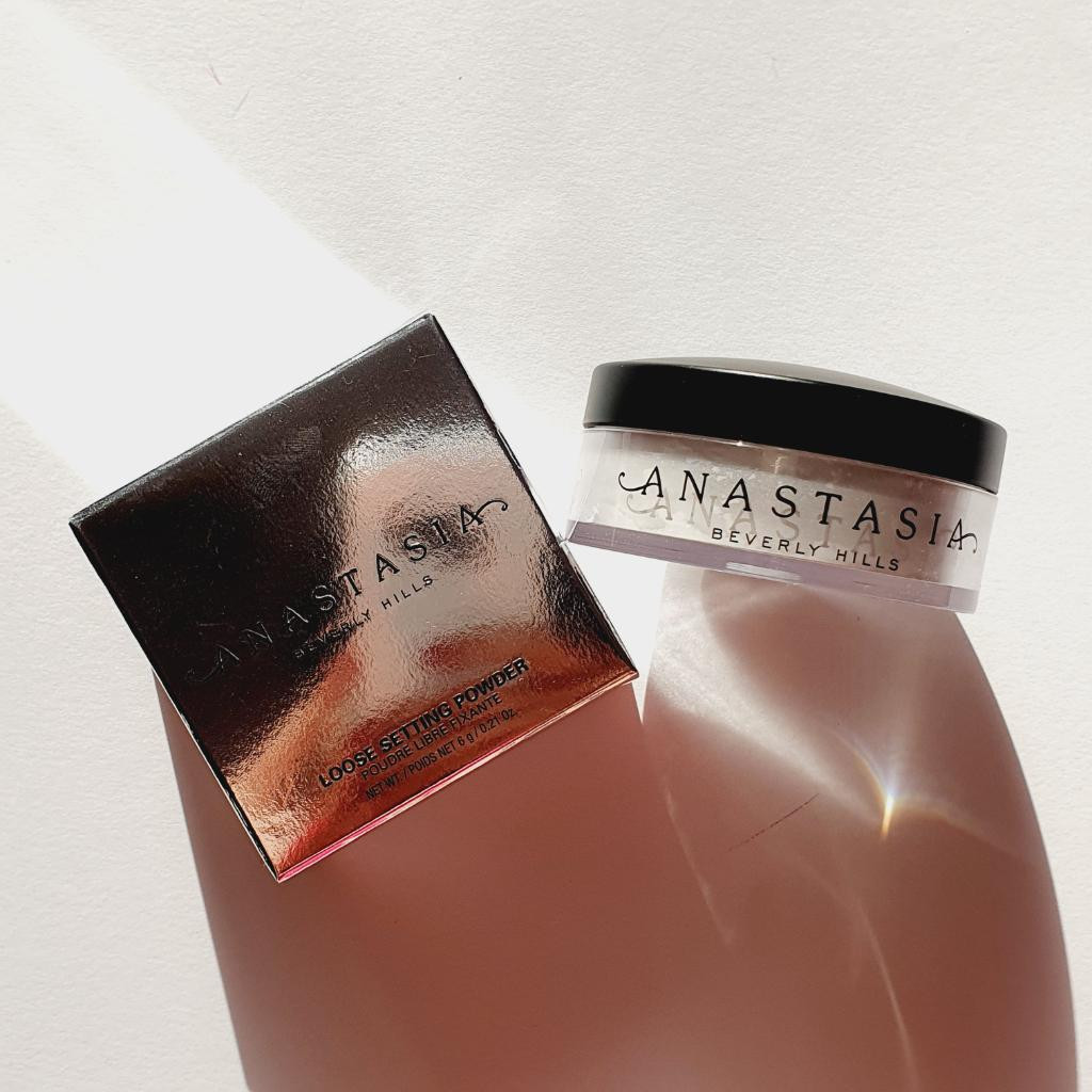 Anastasia Beverly Hills Loose Setting Powder Translucent Мелкодисперсная рассыпчатая и матирующая пудра для лица.