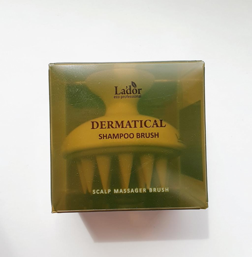 LADOR Dermatical Shampoo Brush Силиконовая щетка для вспенивания шампуня и массажа головы