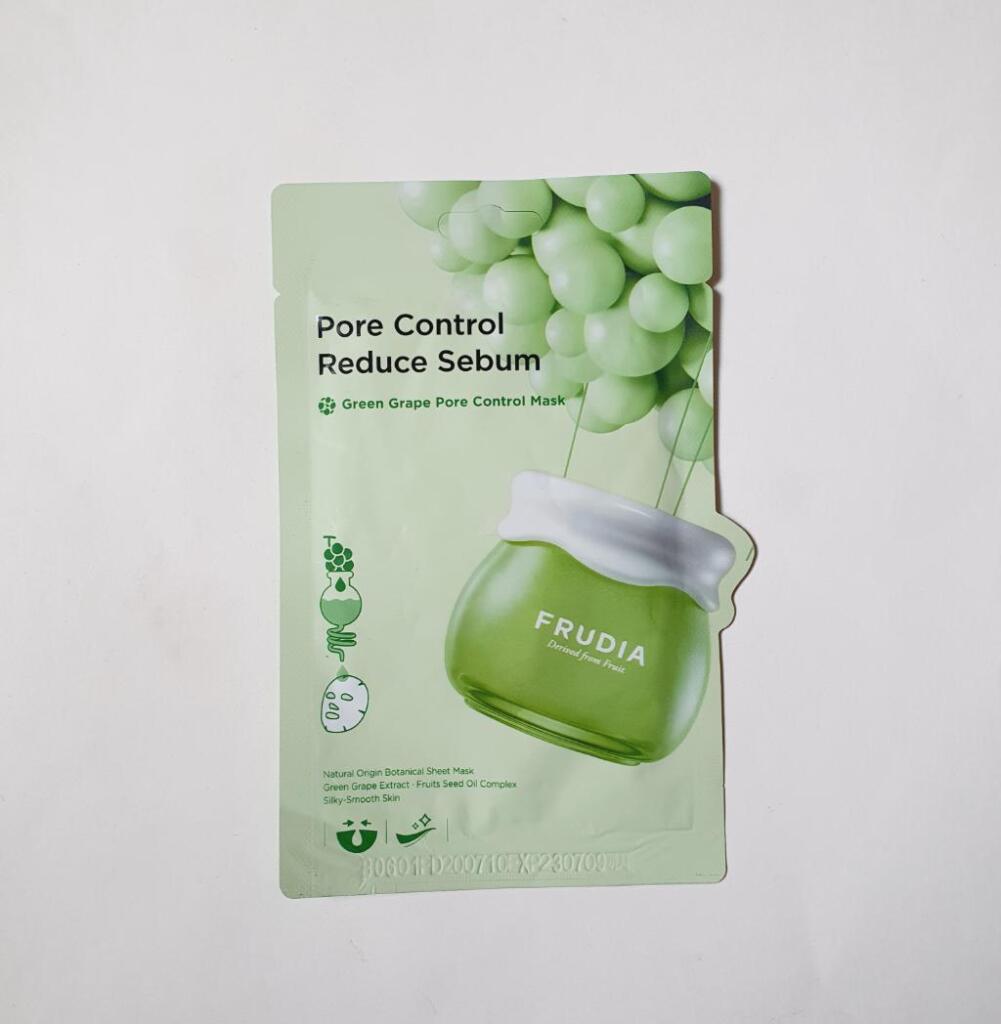 Frudia Green grape pore control reduce sebum mask Себорегулирующая тканевая маска с экстрактом винограда.